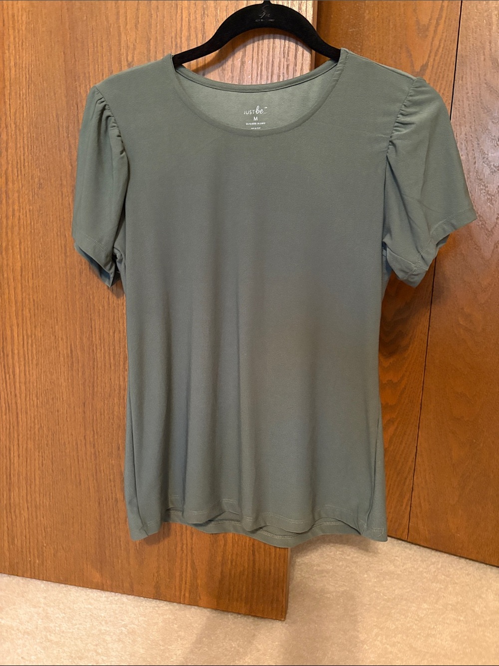 Just Be Light Forest Green Short Puff Sleeve Top Size Medium